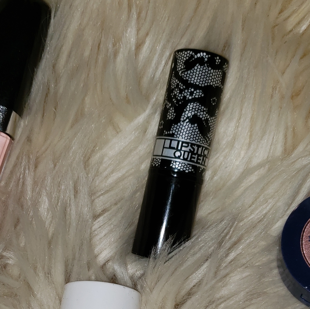 Lipstick Queen Black Lace Rabbit